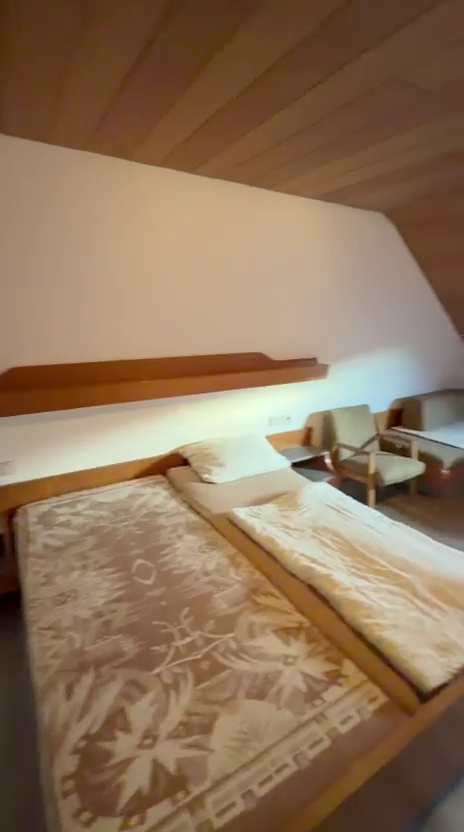 Obergeschoss 2 – Zimmer 12 (Doppelzimmer/FW)
